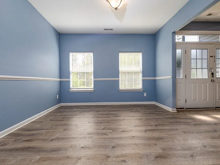 7713 Cortlandt Pl — Photo 5