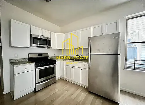 684 Grove St #33L Photo 1