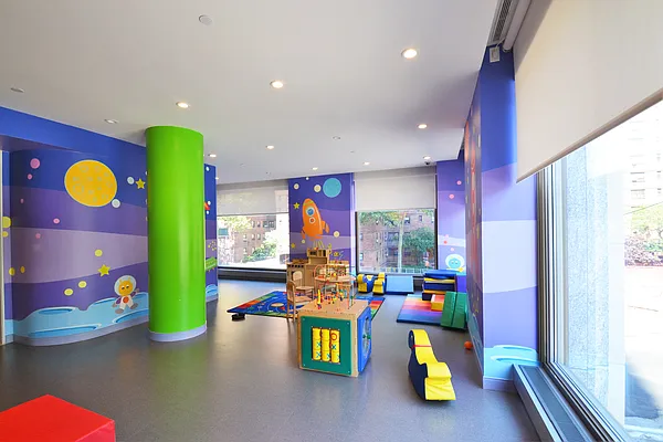 Rented by Lasri Group Inc | media 18