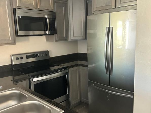 2458 De Leon Dr