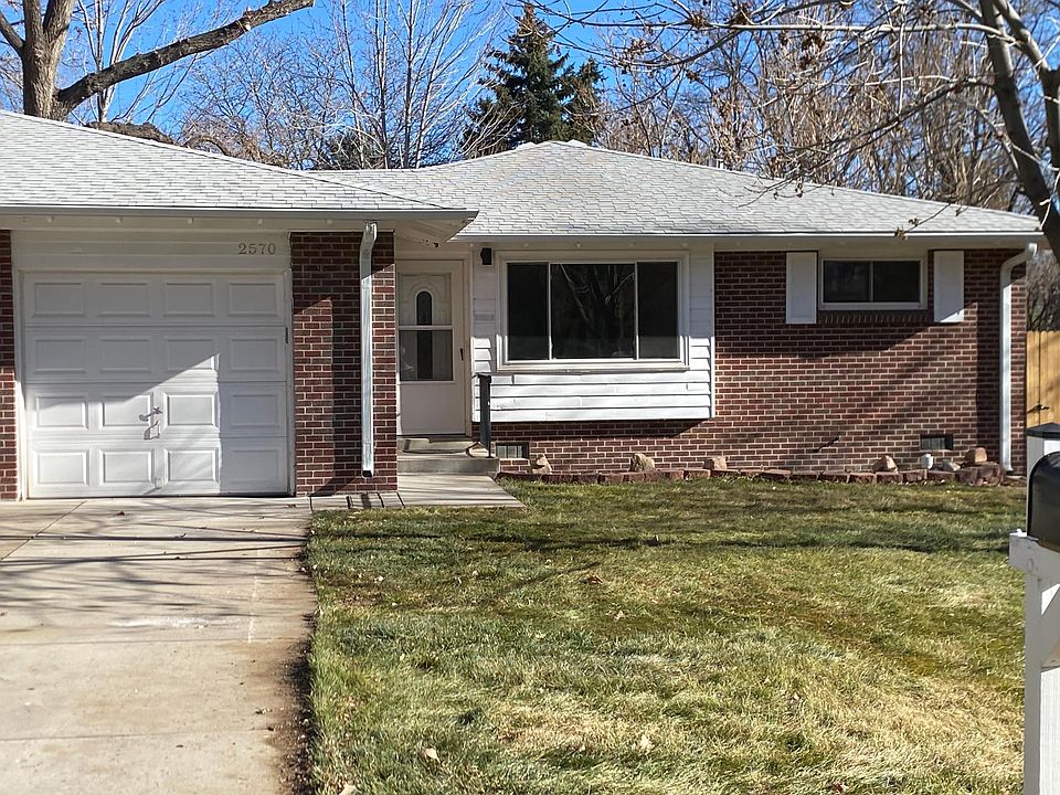 Front of house with private one-car garage