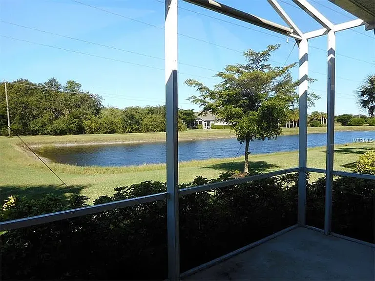 323 Capulet Dr — Photo 7
