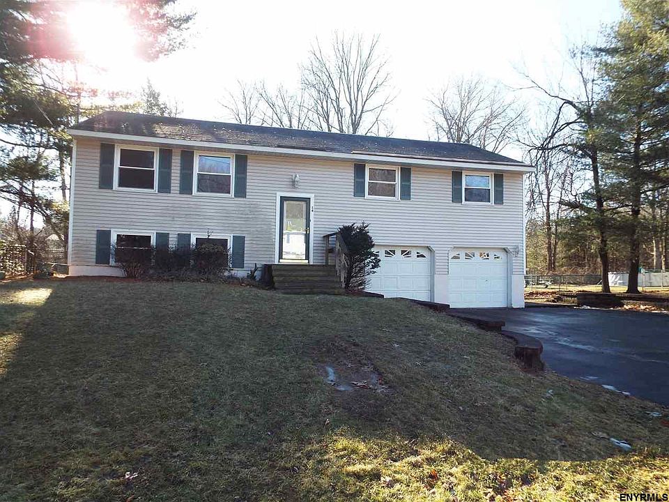 1st image of 14 Cambridge Dr