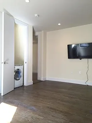 Rented by Reliance Realty Partners LLC  | media 16