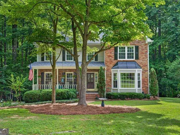 211 Nacoochee Dr, Woodstock, GA 30188