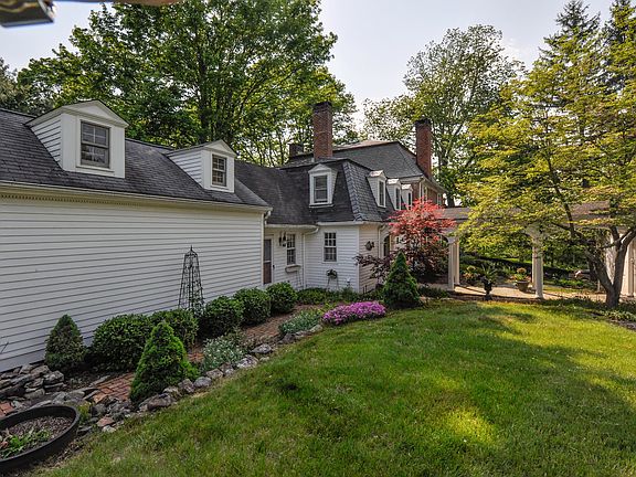 1030 Main Street North