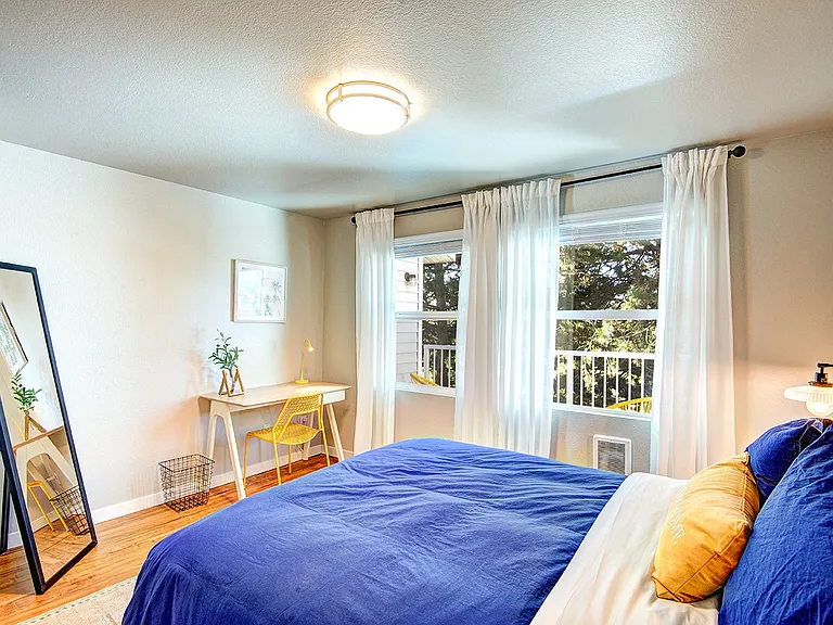 The Lynx Apartments — Photo 10