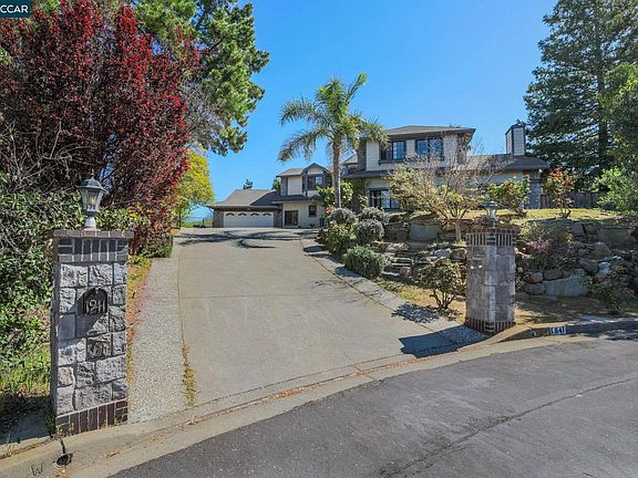 2nd image of 1941 Springridge Ct
