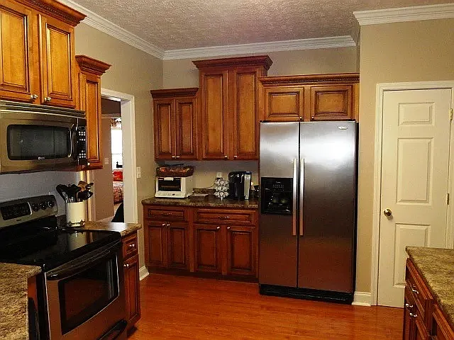 360 Lochmere Dr — Photo 3