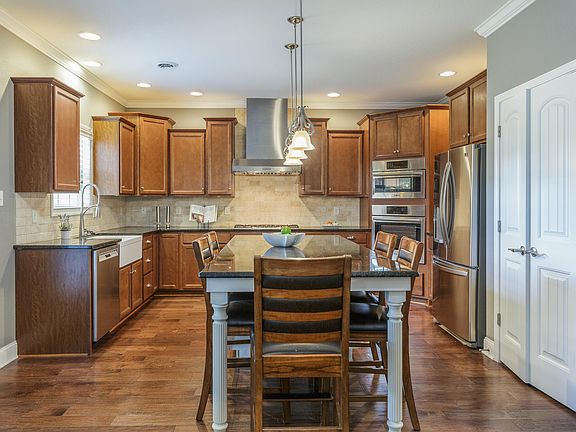4th image of 2202 Muddy Creek Ln