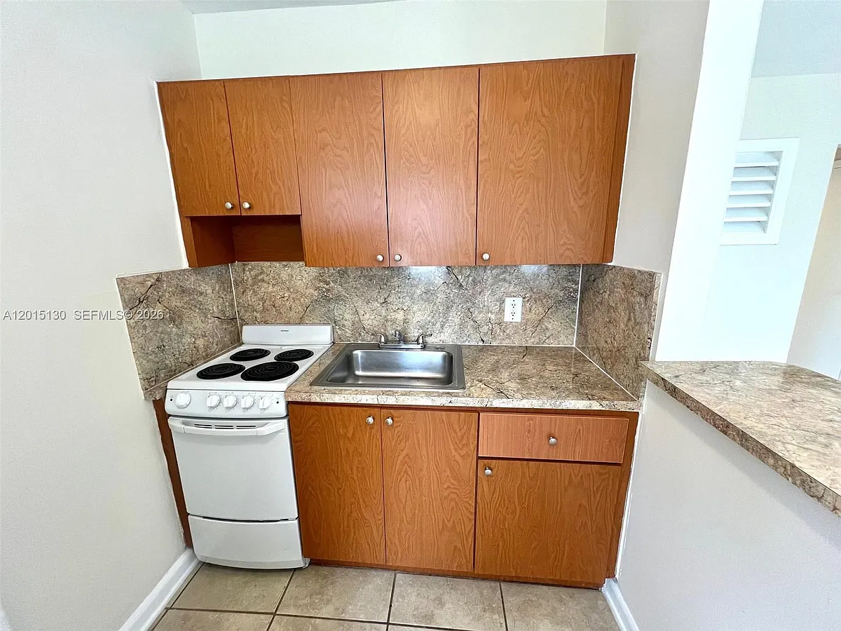 Building Photo - 692 NE 85th St #1