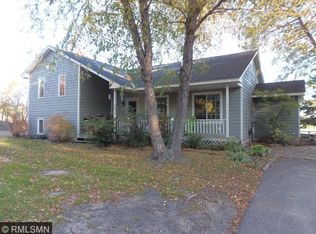 13627 Panola Dr, Lindstrom, MN 55045