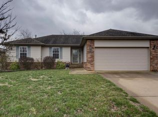 4746 W University St, Springfield, MO 65802
