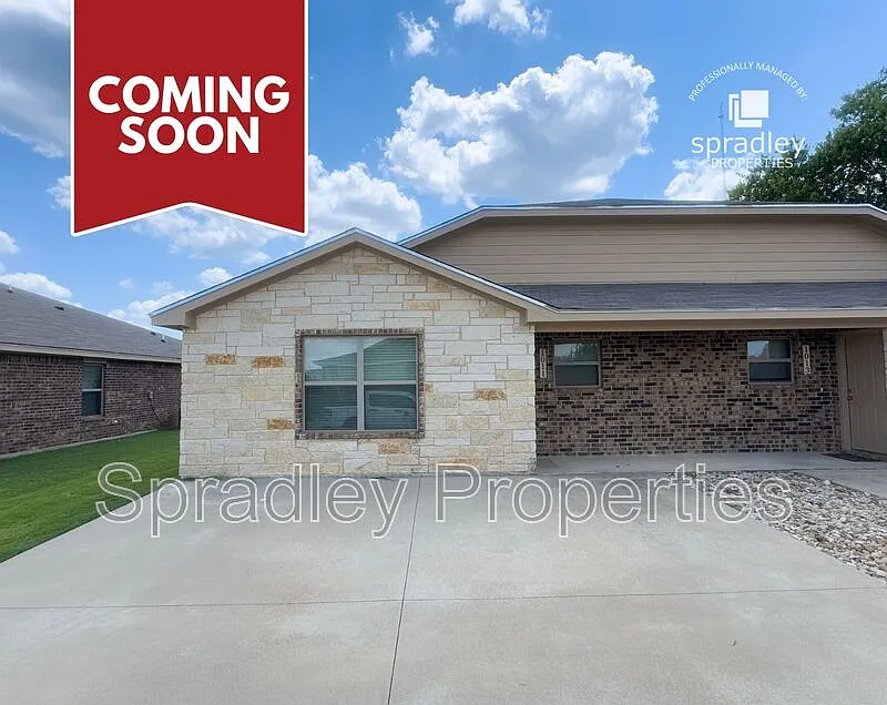 1011 Laila Ln