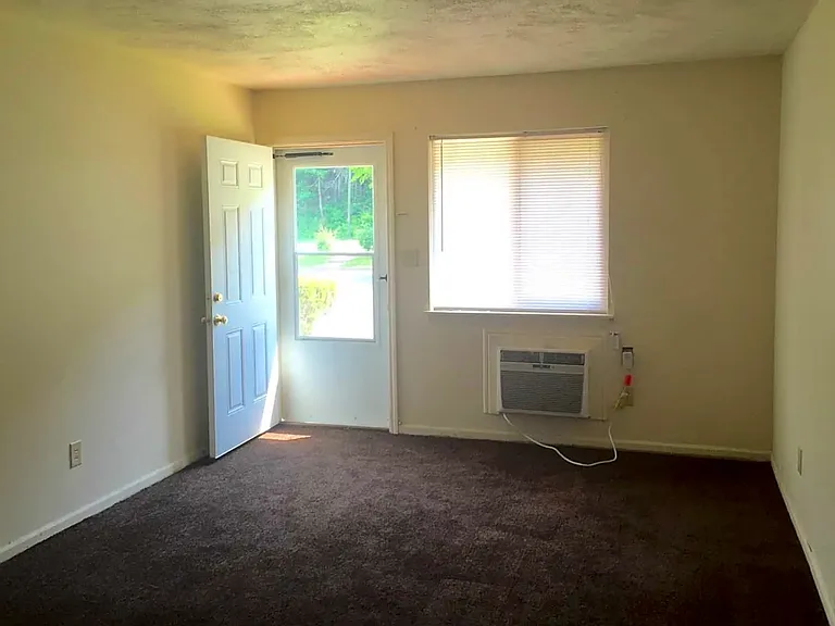 2921 New Walkertown Rd #M — Photo 5