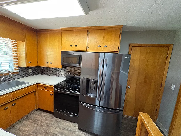 6210 Walker Ave — Photo 3
