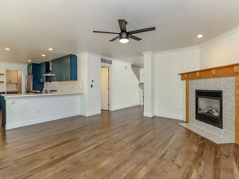 1661 Jensen Ave — Photo 13