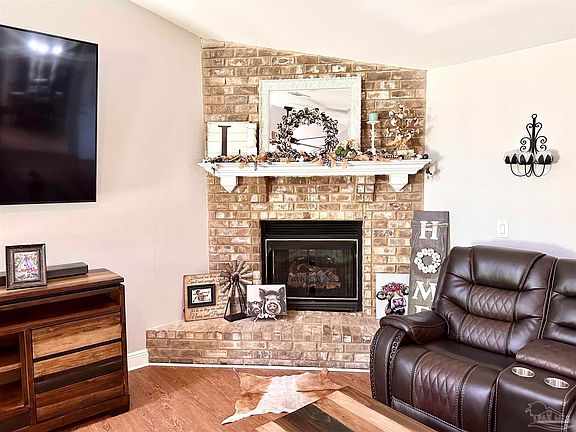 5th image of 445 Weeping Willow Ct