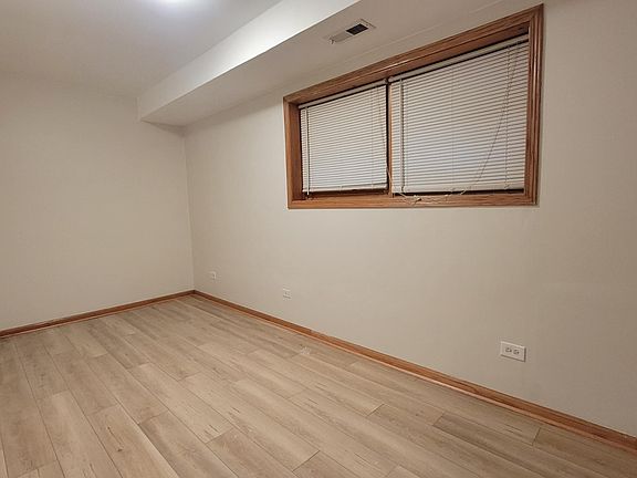 4th image of 2117 W Wellington Ave APT G
