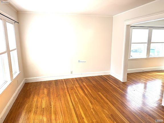 5th image of 43 Winter St #1