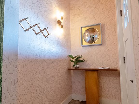 4th image of 7510 N Wolcott Ave #1