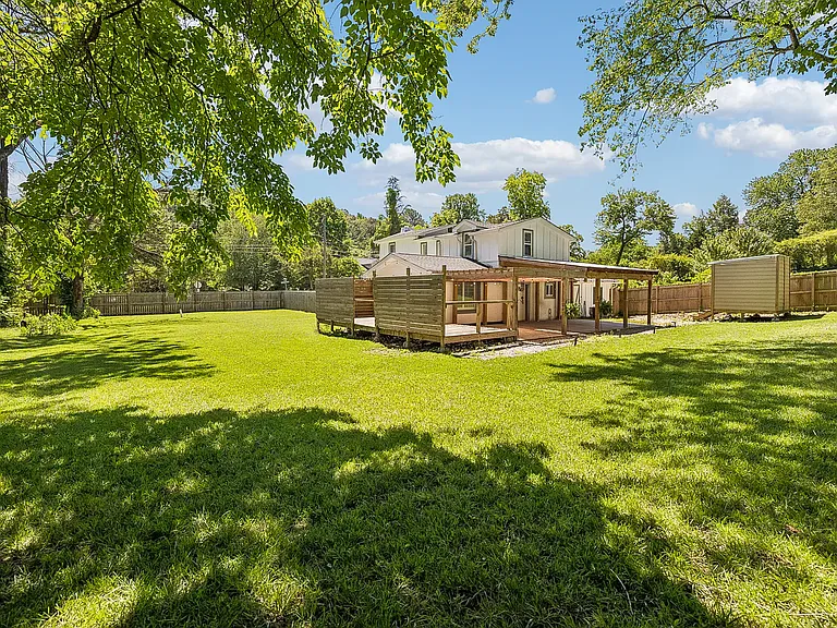 103 S Germantown Rd — Photo 8