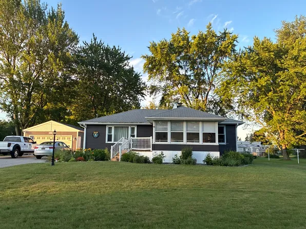 2804 Security Ln, Bay City, MI 48706
