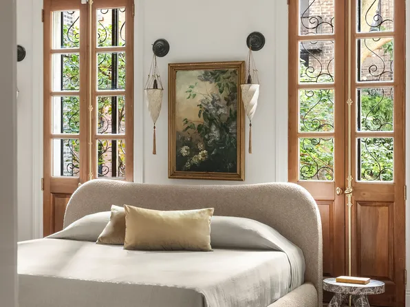 222 East 11th Street image 17 of 30