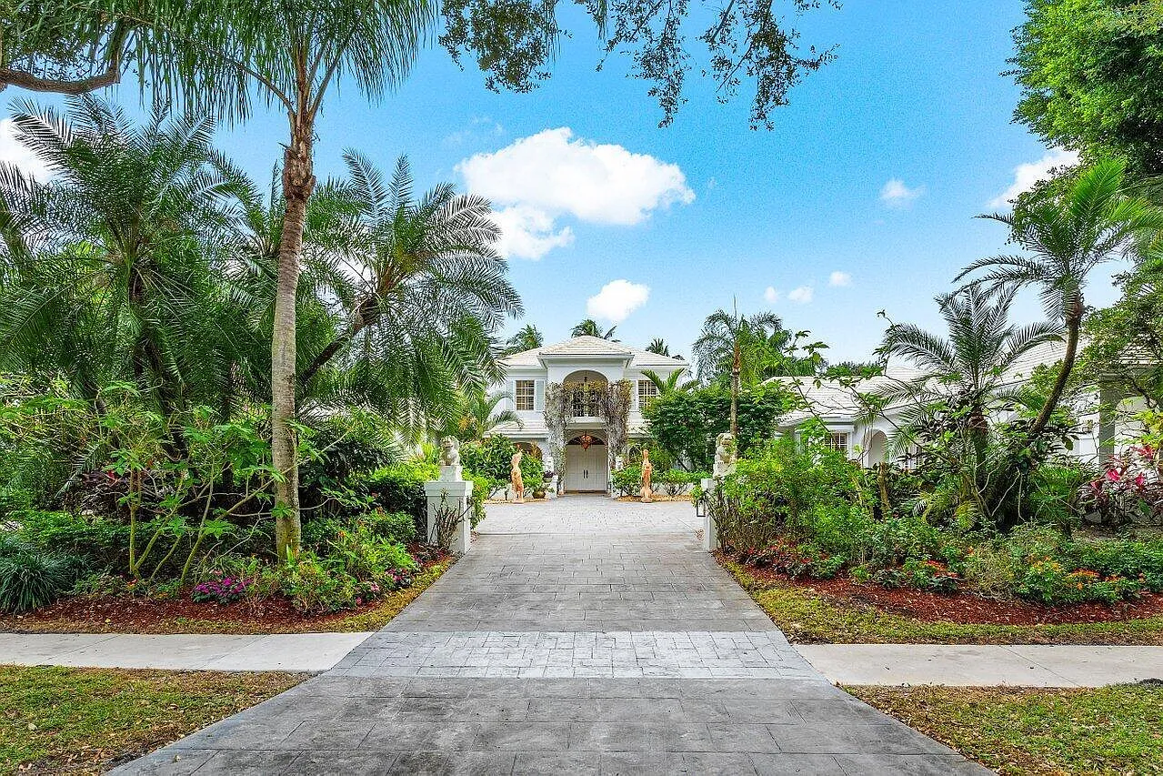 5 bed, 5.5 bath, 5257 sqft, $15,000 — Photo 2