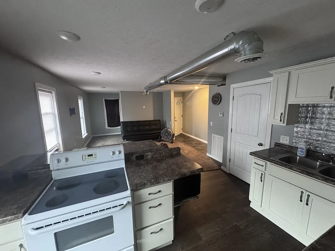 1 bed, 1.0 bath, 750 sqft, $700 — Photo 3