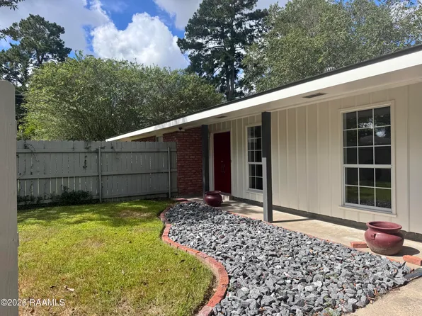 2 Brentwood Cir, Lafayette, LA 70503