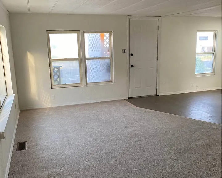 340 E Eighth North St #20 — Photo 1