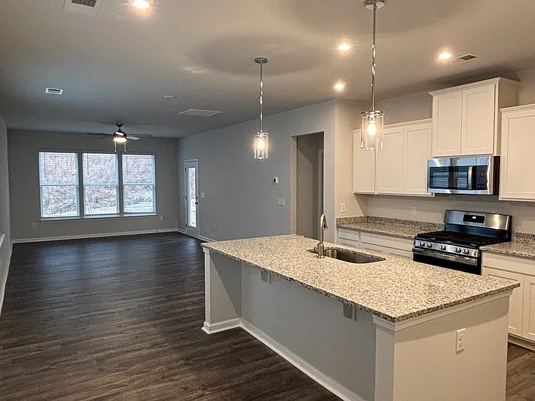 600 Poinsett Bridge Way — Photo 2