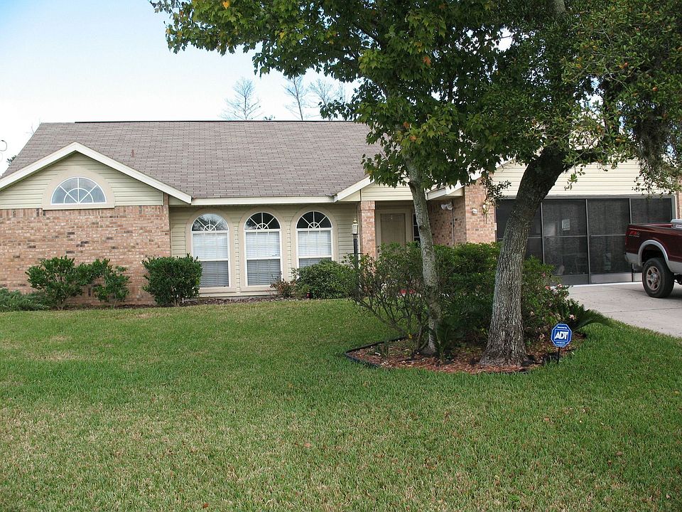 1st image of 996 Sweetbrier Dr
