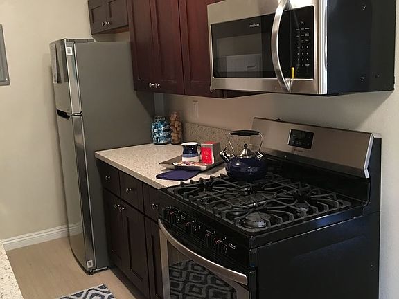 3rd image of 296 N Oakland Ave APT 15