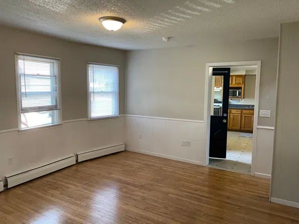 879 E 7th St #1, Winona, MN 55987