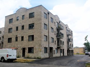 7316 40th St APT 2D, Lyons, IL 60534