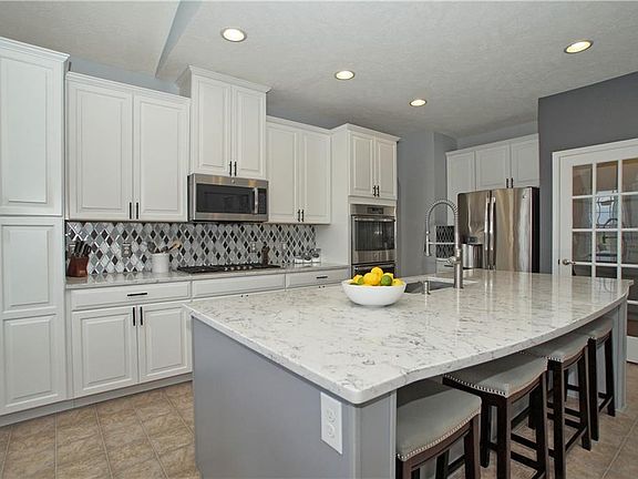 3rd image of 4807 Perie Wood Ln