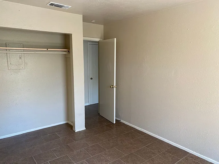 1136 San Francisco St — Photo 12