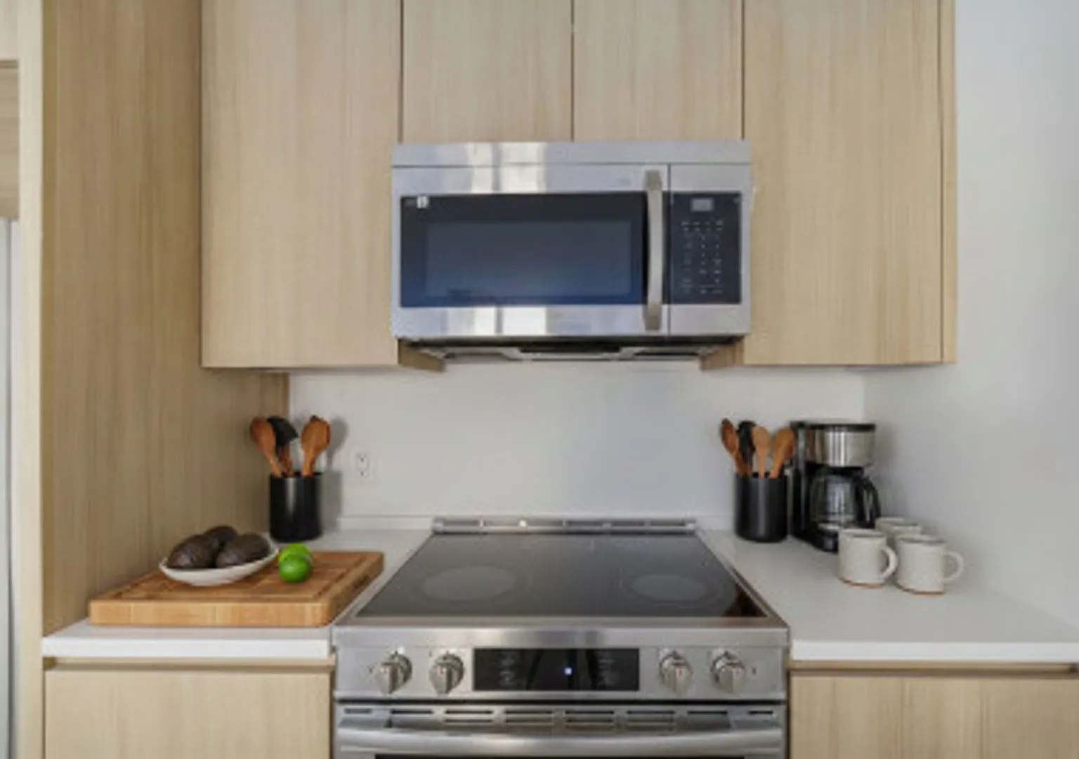 New Luxury Studio in Allston | In-Unit Laundry, A/C & Roof Deck — Photo 3