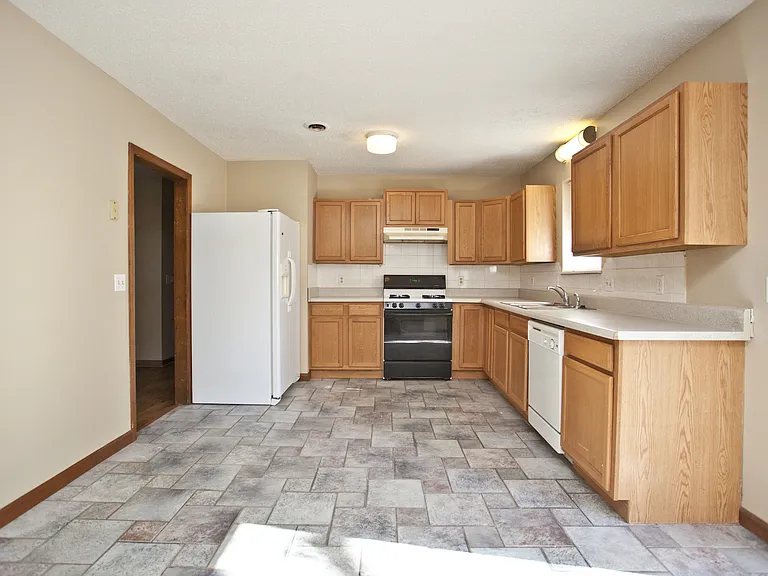 311 Willow Ave — Photo 10
