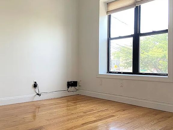 4th image of 534 New Lots Ave #2A