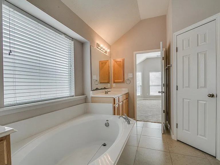10914 Tattershall Ln — Photo 19
