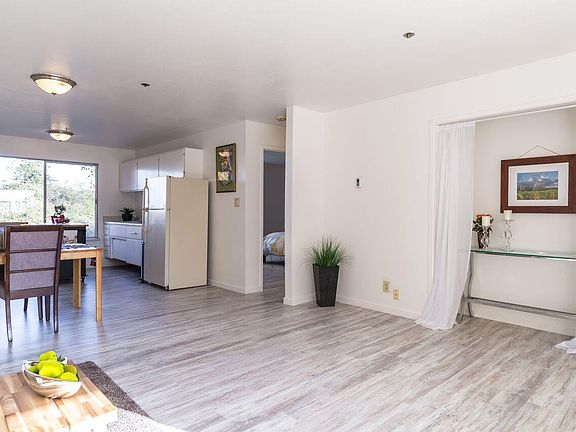 5th image of 464 Clinton St APT 311