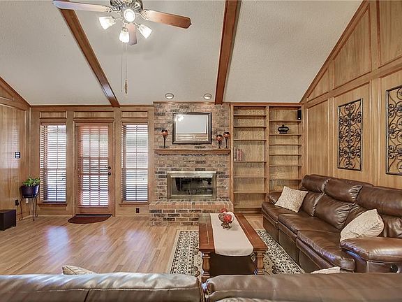 3rd image of 805 Meadow Creek Dr