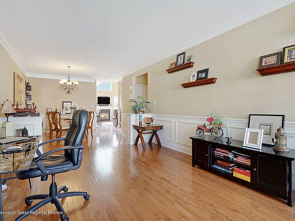 5th image of 9 Brookfield Dr