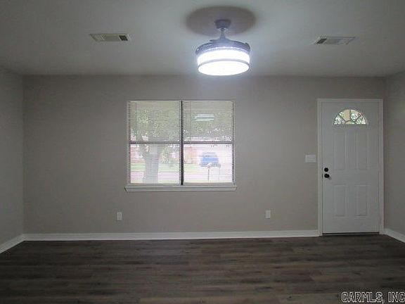 3rd image of 31 Parkview Dr