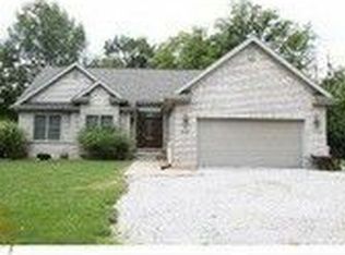 9500 Whitall Ln, Grosse Ile, MI 48138