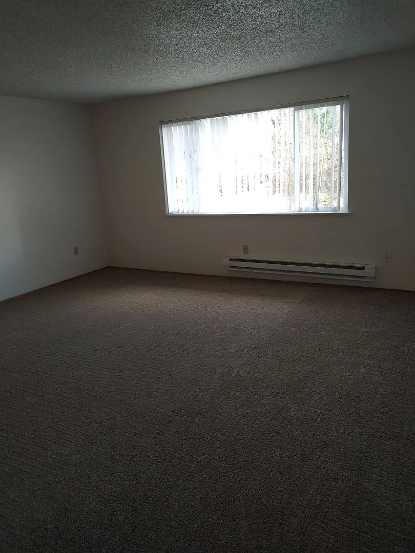 Building Photo - Tremmel Manor LLC