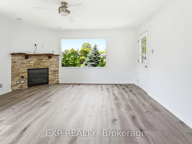 125 Cronsberry Rd — Photo 9